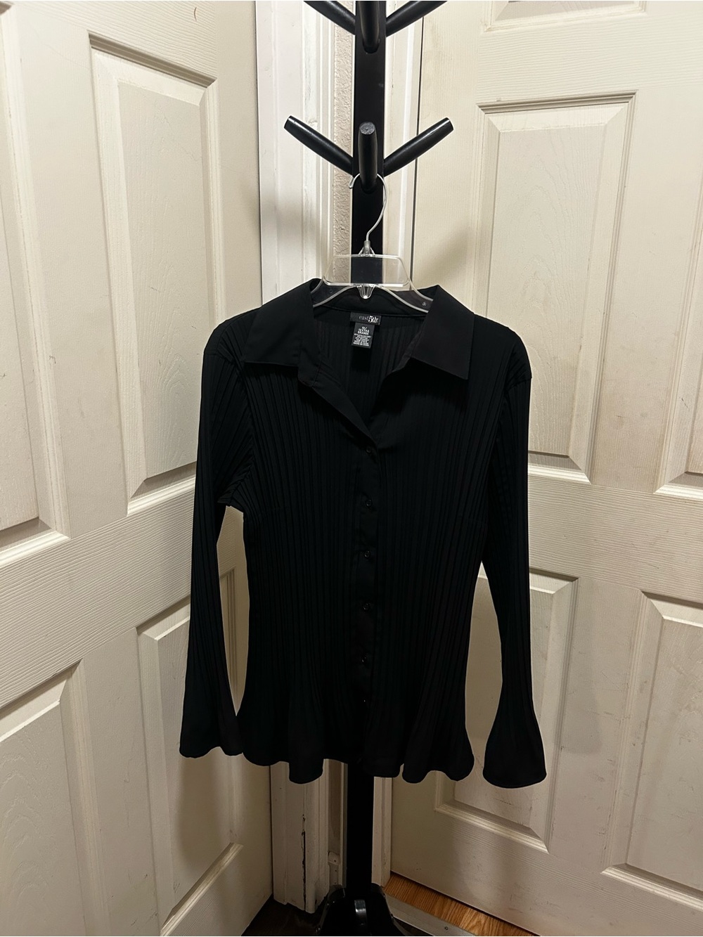 Vintage East 5th Black Pleated Button-Front Women’s Shirt